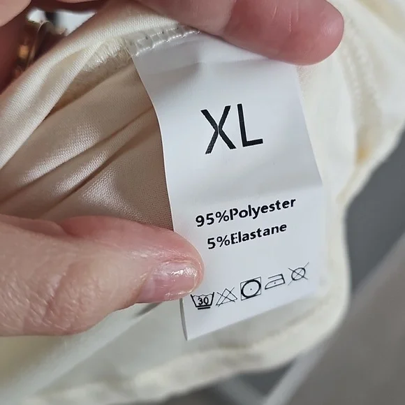 NWOT Western Style "Be a Beth" Graphic Tee - Picture 4 of 5